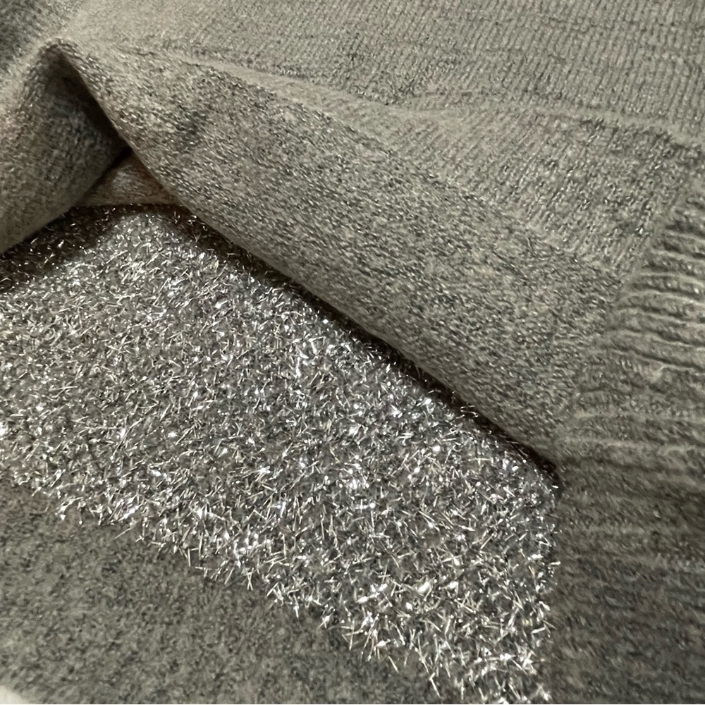 NWT Gray sparkle dust polkadot knit crewneck sweater size medium petite APT 9 - Picture 6 of 8